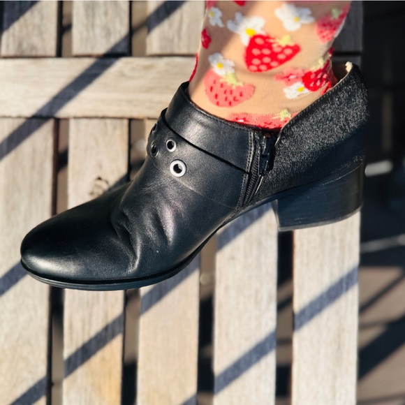 Naturalizer Black Booties - Picture 6 of 9